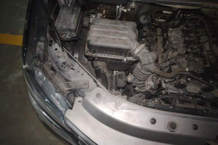 Used FORTHING Lingzhi 2023 M5L 1.6L Comfort Edition 7-Seater Engine Bay Right