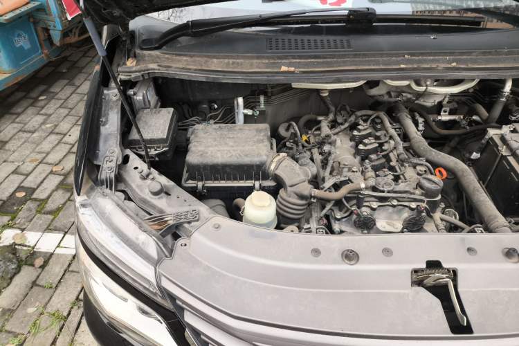 Used FORTHING Lingzhi 2023 M5L 1.6L Base Model 7 Seats Engine Bay Right