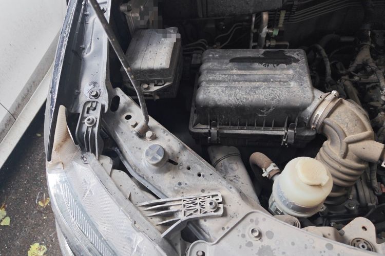 Used FORTHING Lingzhi 2023 M5L 1.6L Luxury 7-Seater Engine Bay Right
