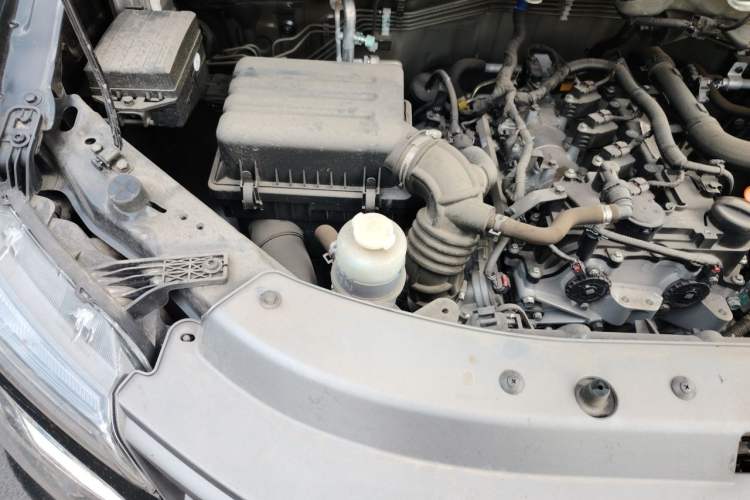 Used FORTHING Lingzhi 2023 M5L 1.6L Comfort 9-Seater Engine Bay Right
