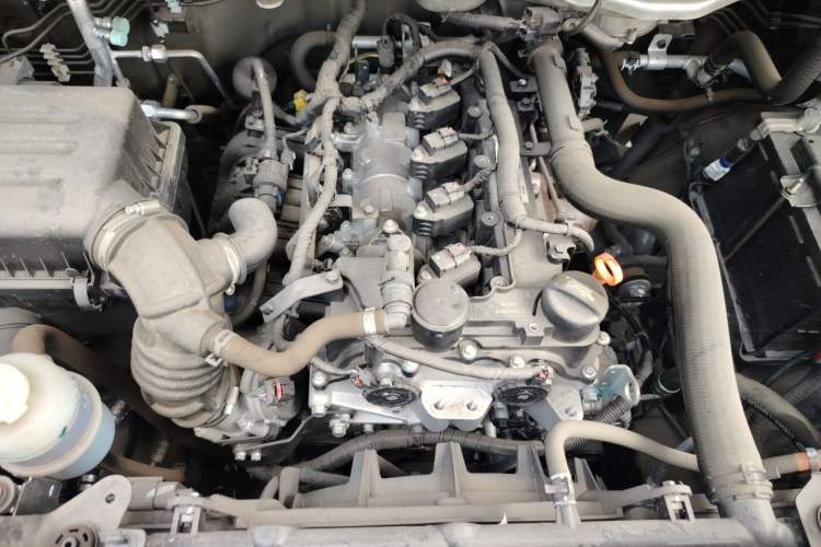 Used FORTHING Lingzhi 2023 M5L 1.6L Comfort 9-Seater Engine Bay