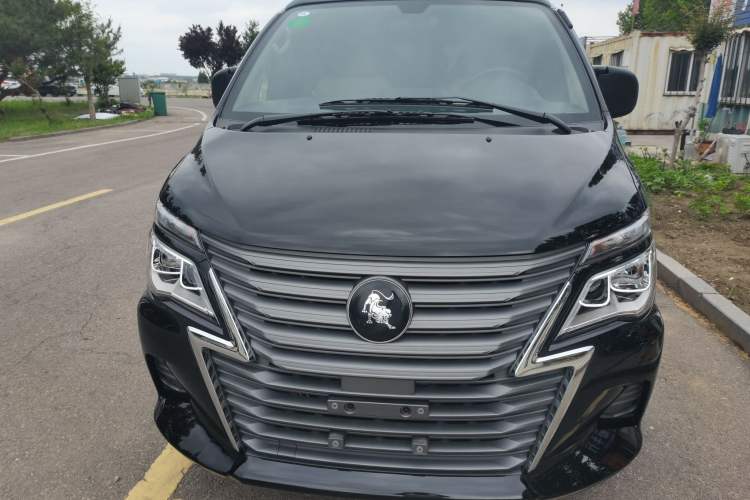 Used FORTHING Lingzhi 2023 M5L 1.6L Base Model 5 Seats Exterior 1