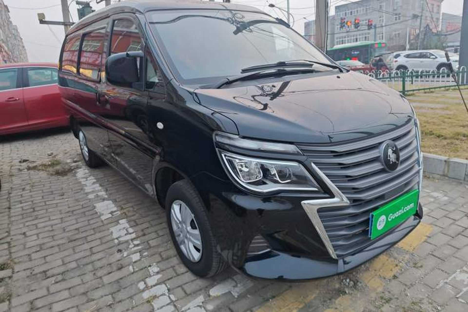 Used FORTHING Lingzhi 2023 M5L 1.6L Base Model 7 Seats Exterior 2