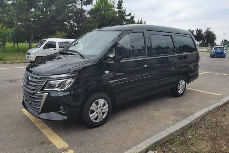Used FORTHING Lingzhi 2023 M5L 1.6L Base Model 5 Seats Exterior 2