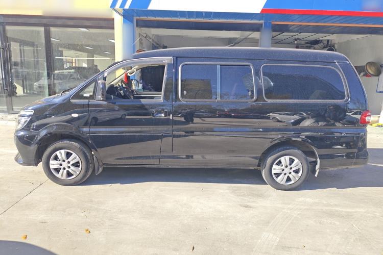 Used FORTHING Lingzhi 2023 M5L 1.6L Base Model 7 Seats Exterior 3