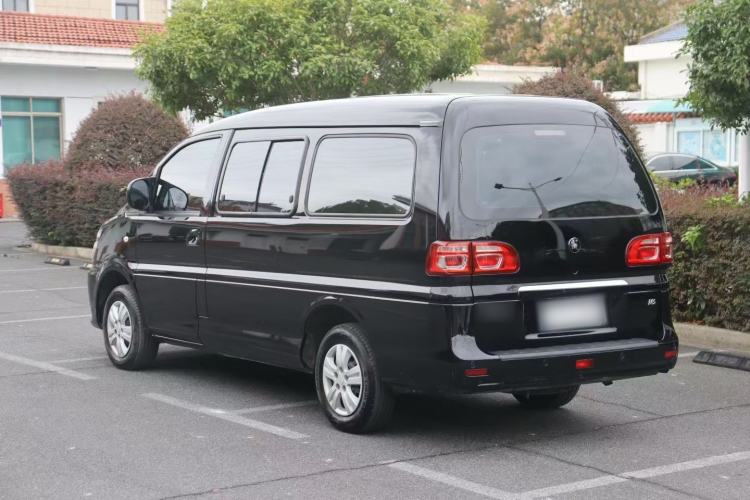 Used FORTHING Lingzhi 2023 M5L 1.6L Base Model 7 Seats Exterior 3