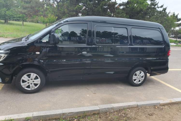 Used FORTHING Lingzhi 2023 M5L 1.6L Base Model 5 Seats Exterior 3