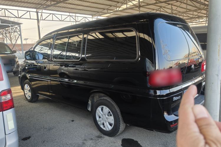 Used FORTHING Lingzhi 2023 M5L 1.6L Base Model 7 Seats Exterior 3