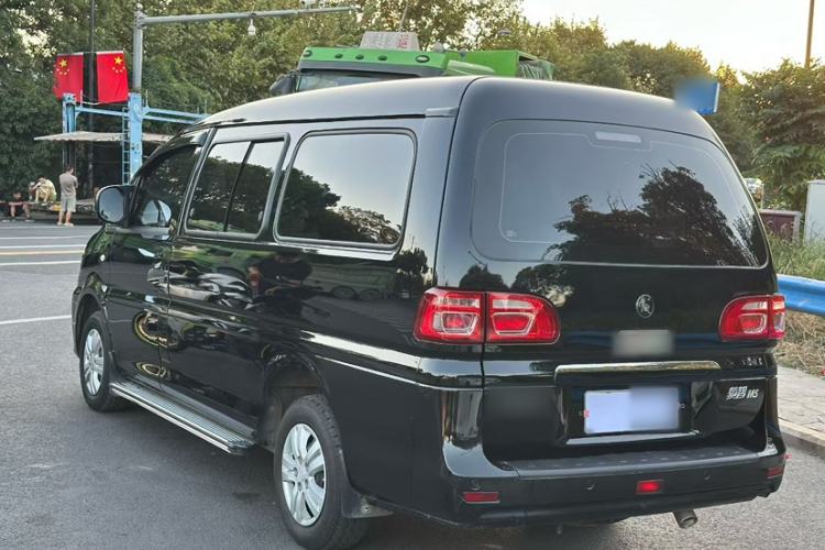 Used FORTHING Lingzhi 2023 M5L 1.6L Base Model 7 Seats Exterior 3