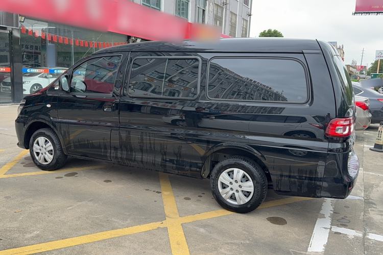 Used FORTHING Lingzhi 2023 M5L 1.6L Base Model 7 Seats Exterior 5