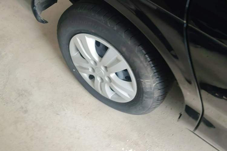 Used FORTHING Lingzhi 2023 M5 1.6L Practical Model 5 Seats Exterior 5