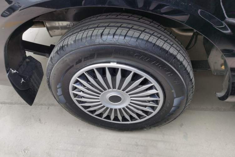 Used FORTHING Lingzhi 2023 M5L 1.6L Comfort Edition 7-Seater Exterior 5