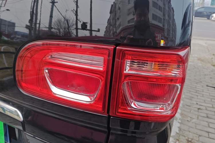 Used FORTHING Lingzhi 2023 M5L 1.6L Base Model 7 Seats Exterior 6