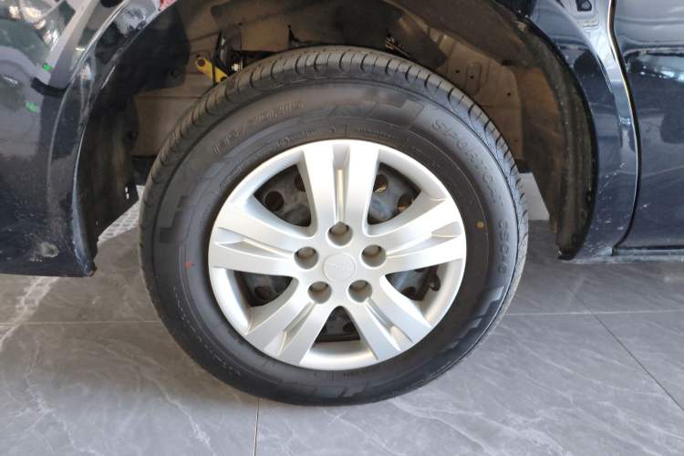 Used FORTHING Lingzhi 2023 M5L 1.6L Base Model 7 Seats Exterior 7