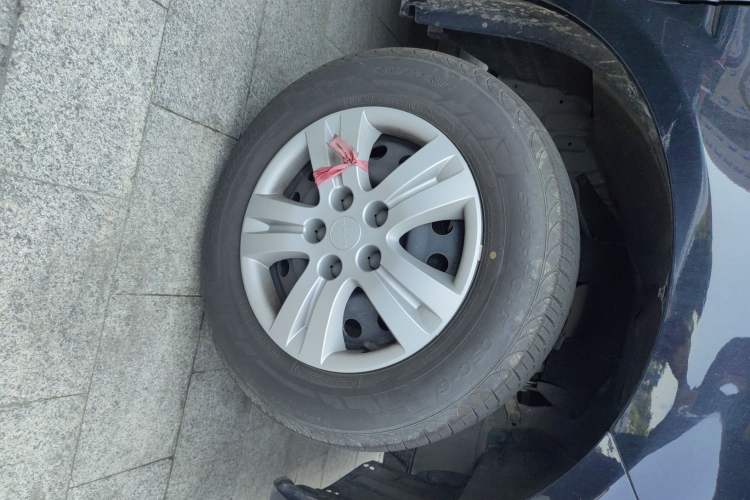 Used FORTHING Lingzhi 2023 M5L 1.6L Base Model 5 Seats Exterior 7
