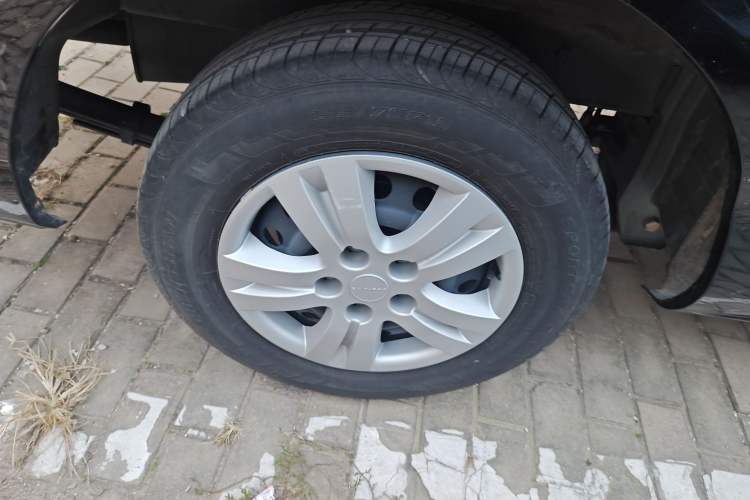 Used FORTHING Lingzhi 2023 M5L 1.6L Base Model 7 Seats Exterior 8