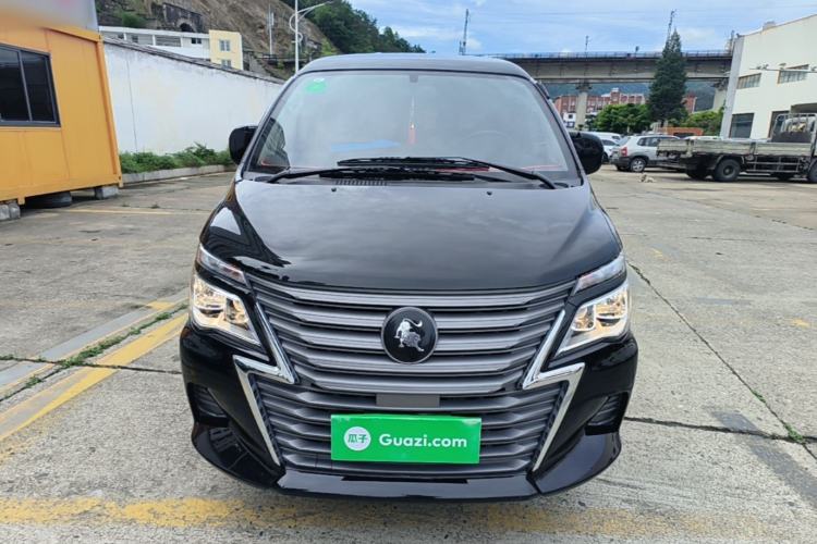Used FORTHING Lingzhi 2023 M5L 1.6L Base Model 7 Seats Front