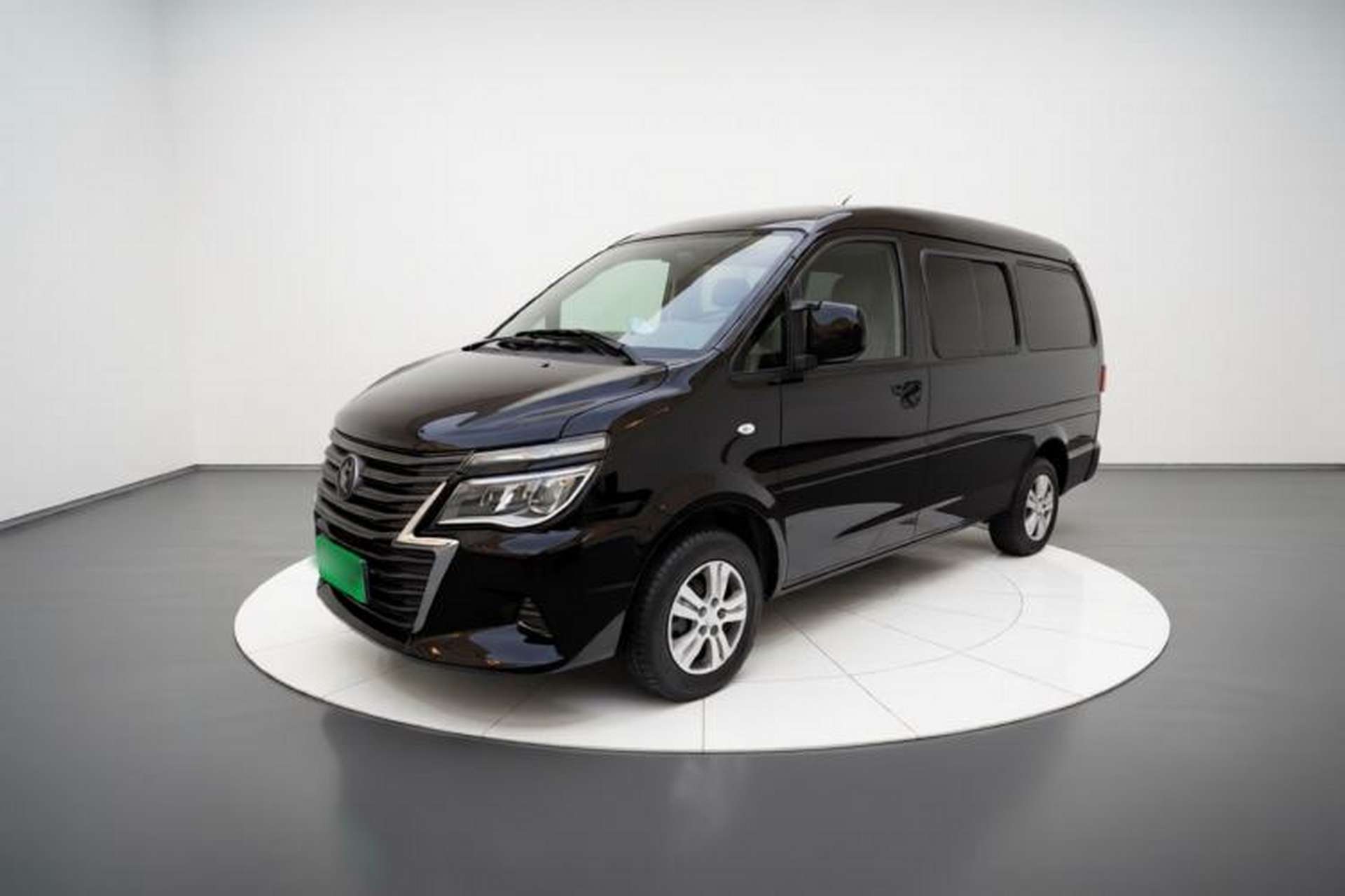 Used FORTHING Lingzhi 2023 M5L 1.6L Base Model 7 Seats Front Left 45 Deg