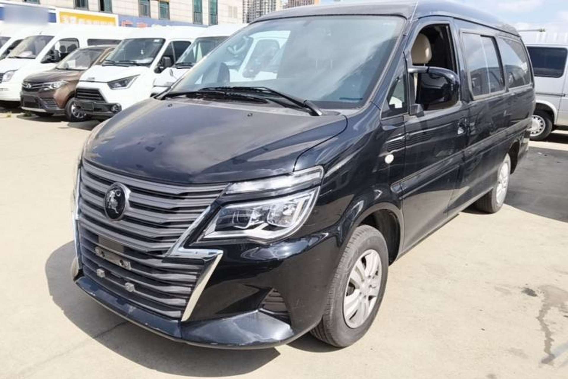 Used FORTHING Lingzhi 2023 M5L 1.6L Base Model 7 Seats Front Left 45 Deg