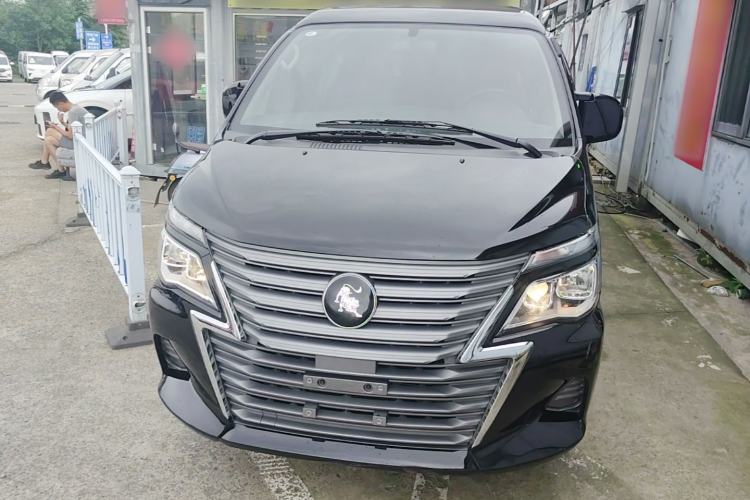 Used FORTHING Lingzhi 2023 M5L 1.6L Base Model 7 Seats Front