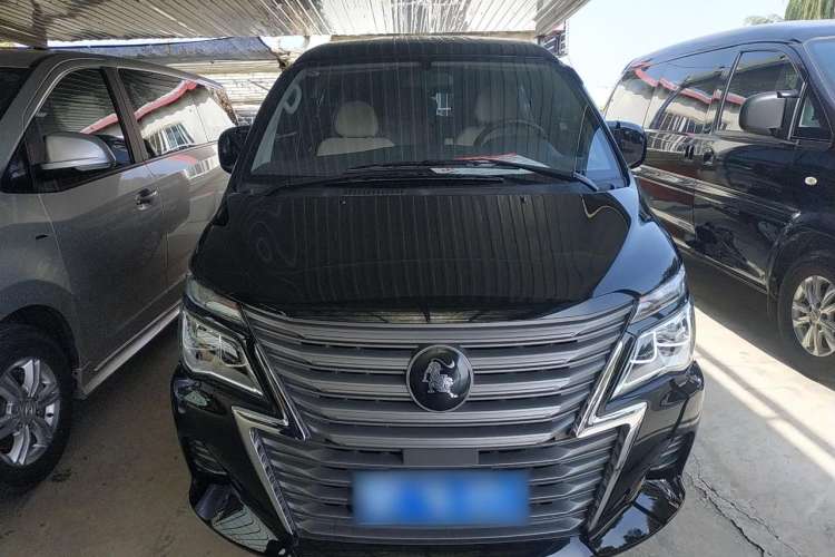 Used FORTHING Lingzhi 2023 M5L 1.6L Base Model 7 Seats Front