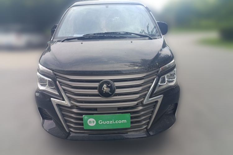 Used FORTHING Lingzhi 2023 M5L 1.6L Base Model 7 Seats Front