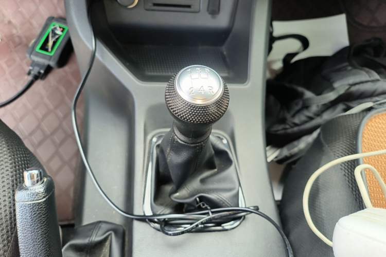 Used FORTHING Lingzhi 2023 M5L 1.6L Base Model 7 Seats Gear Lever