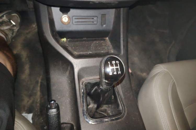 Used FORTHING Lingzhi 2023 M5L 1.6L Comfort Edition 7-Seater Gear Lever