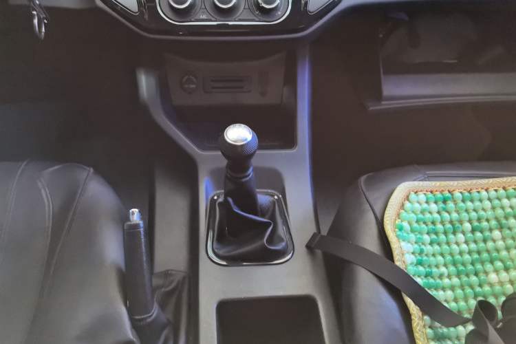 Used FORTHING Lingzhi 2023 M5 1.6L Practical Model 5 Seats Gear Lever