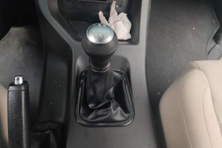 Used FORTHING Lingzhi 2023 M5L 1.6L Base Model 5 Seats Gear Lever