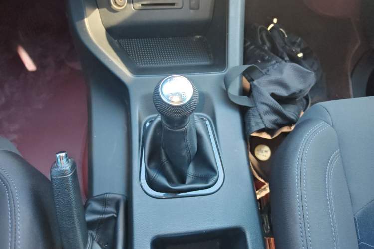 Used FORTHING Lingzhi 2023 M5L 1.6L Comfort Edition 7-Seater Gear Lever