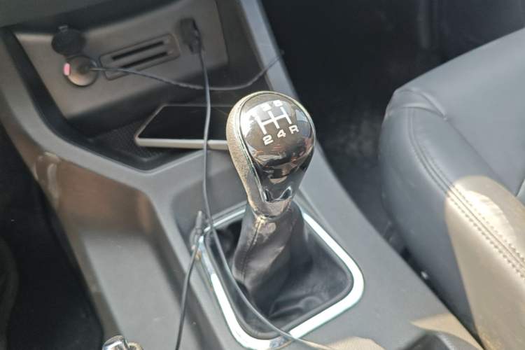 Used FORTHING Lingzhi 2023 M5L 1.6L Comfort 9-Seater Gear Lever