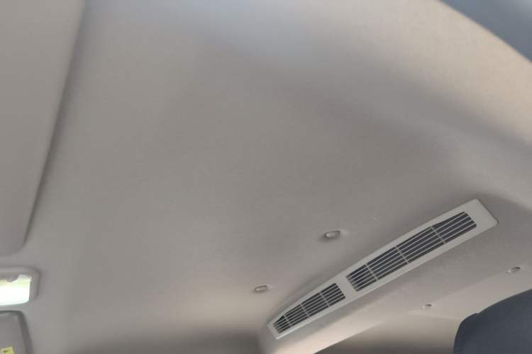Used FORTHING Lingzhi 2023 M5L 1.6L Comfort Edition 7-Seater Headliner