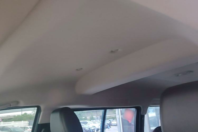Used FORTHING Lingzhi 2023 M5L 1.6L Base Model 7 Seats Headliner