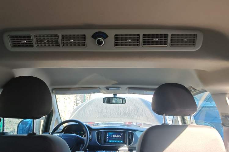 Used FORTHING Lingzhi 2023 M5L 1.6L Comfort Edition 7-Seater Headliner