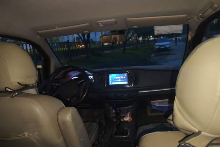 Used FORTHING Lingzhi 2023 M5 1.6L Comfort Edition 7-Seater Headliner