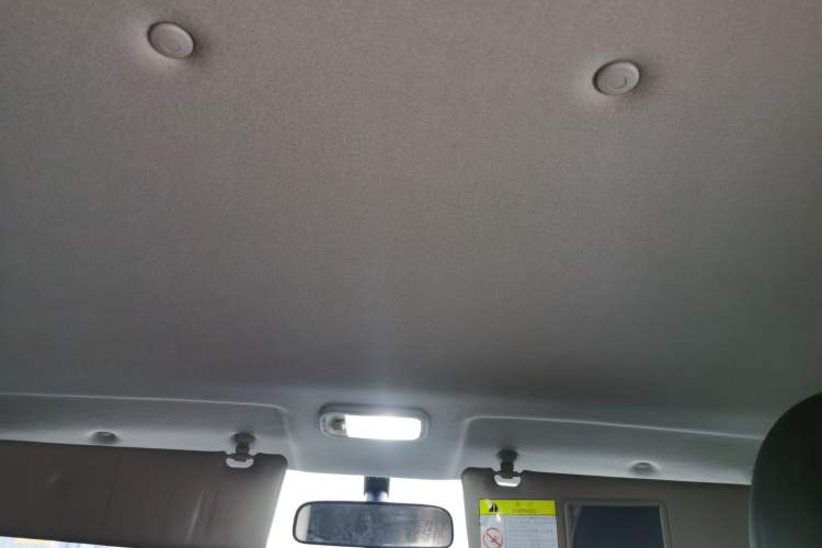 Used FORTHING Lingzhi 2023 M5L 1.6L Comfort Edition 7-Seater Headliner