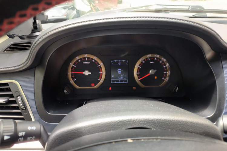 Used FORTHING Lingzhi 2023 M5L 1.6L Comfort 9-Seater Instrument Cluster