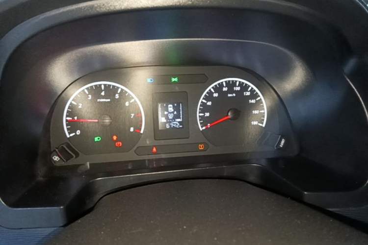 Used FORTHING Lingzhi 2023 M5L 1.6L Comfort Edition 7-Seater Instrument Cluster