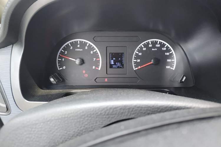 Used FORTHING Lingzhi 2023 M5L 1.6L Base Model 7 Seats Instrument Cluster