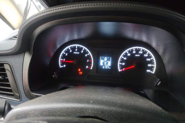 Used FORTHING Lingzhi 2023 M5L 1.6L Base Model 7 Seats Instrument Cluster