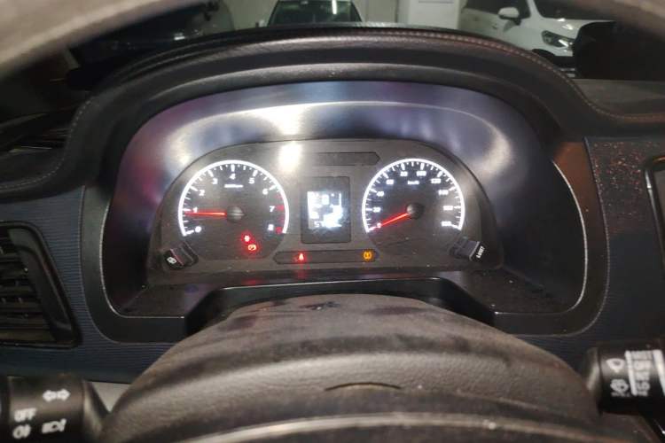 Used FORTHING Lingzhi 2023 M5L 1.6L Comfort Edition 7-Seater Instrument Cluster