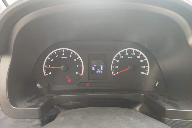 Used FORTHING Lingzhi 2023 M5 1.6L Practical Model 5 Seats Instrument Cluster