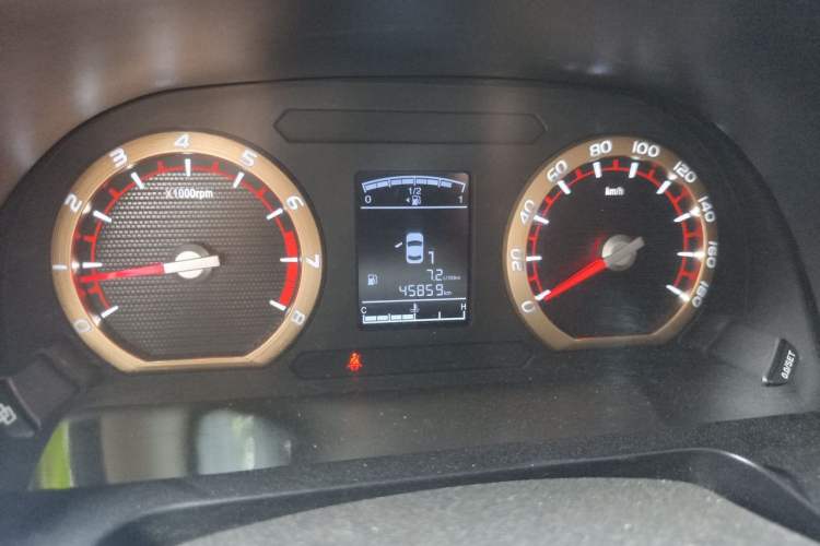 Used FORTHING Lingzhi 2023 M5L 1.6L Comfort Edition 7-Seater Instrument Cluster