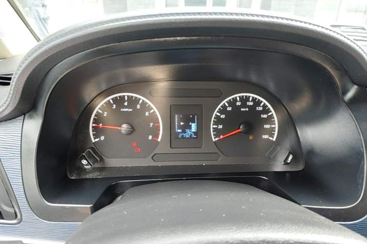 Used FORTHING Lingzhi 2023 M5L 1.6L Base Model 7 Seats Instrument Cluster