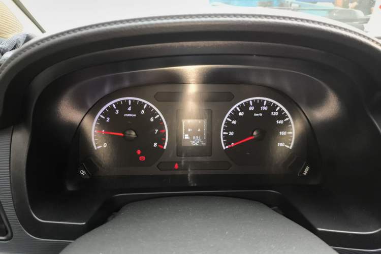 Used FORTHING Lingzhi 2023 M5L 1.6L Base Model 7 Seats Instrument Cluster