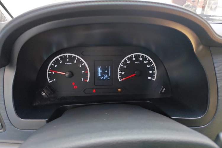 Used FORTHING Lingzhi 2023 M5L 1.6L Base Model 7 Seats Instrument Cluster