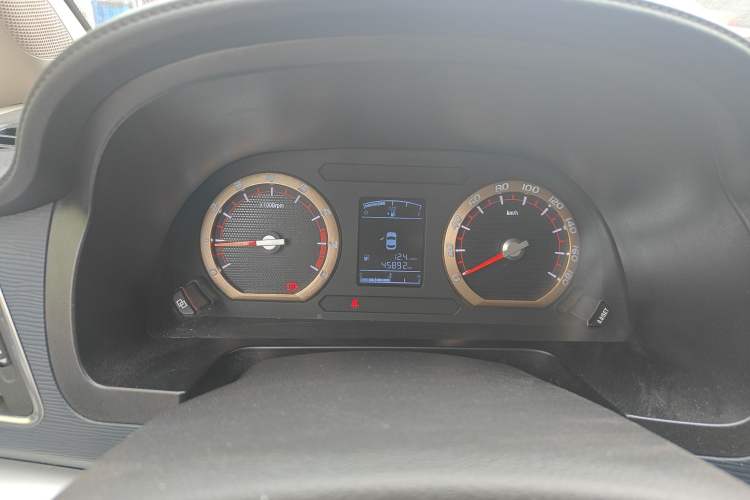 Used FORTHING Lingzhi 2023 M5L 1.6L Comfort Edition 7-Seater Instrument Cluster