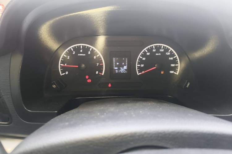 Used FORTHING Lingzhi 2023 M5L 1.6L Base Model 7 Seats Instrument Cluster