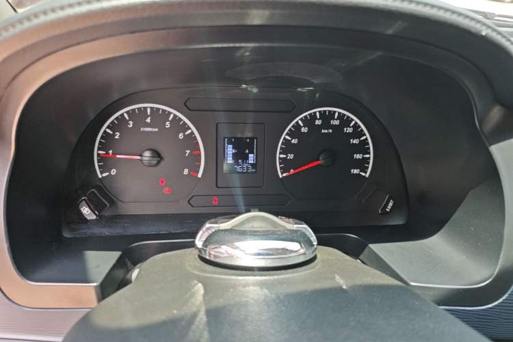 Used FORTHING Lingzhi 2023 M5L 1.6L Base Model 7 Seats Instrument Cluster